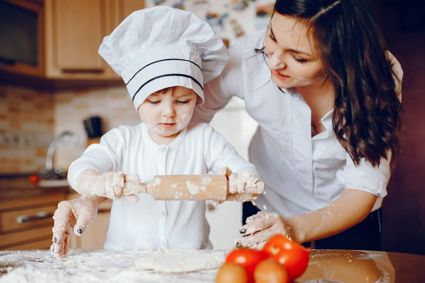 Cocinar con niños: beneficios e ideas por edades