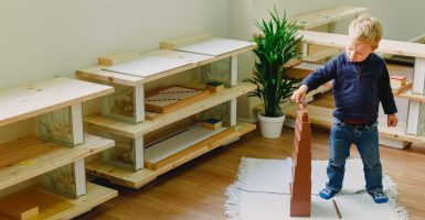 mito montessori: los niños hacen todo lo que quieren