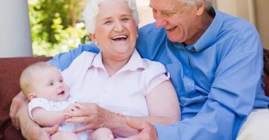 Como-cuidar-de-los-adultos-con-deterioro-mental-min