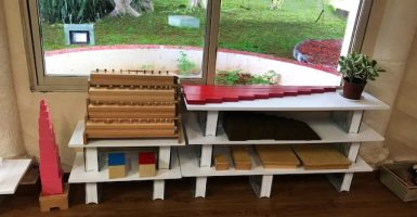 ambiente preparado para aplicar la pedagogía Montessori