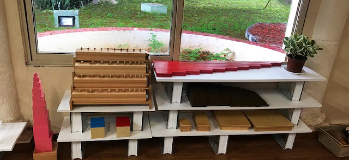 ambiente preparado para aplicar la pedagogía Montessori