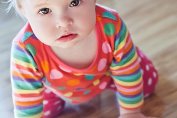 baby to crawl on the floor