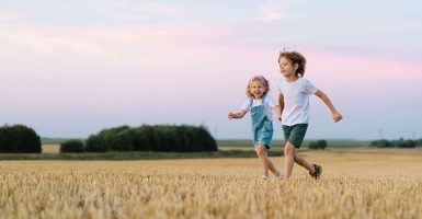 niños libres en la naturaleza