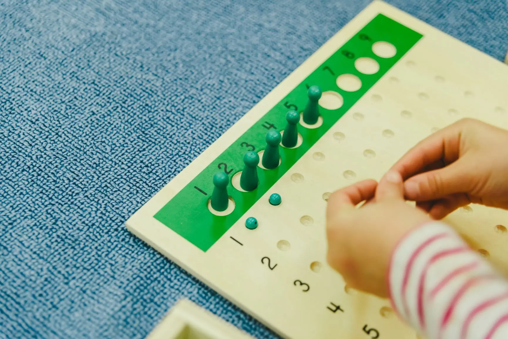 material montessori autocorrectivo para aprender a multiplicar